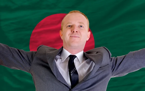 Glad affärsman på grund av lönsam investering i bangladesh — Stockfoto