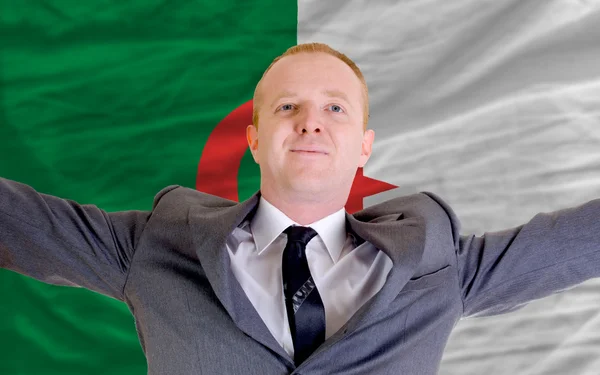 Hombre de negocios feliz debido a la inversión rentable en algeria —  Fotos de Stock