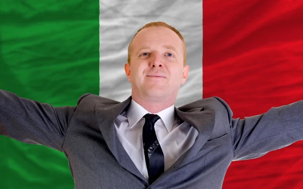 Gelukkig zakenman vanwege rendabele investering in Italië stan — Stockfoto