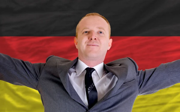 Gelukkig zakenman vanwege rendabele investering in Duitsland st — Stockfoto