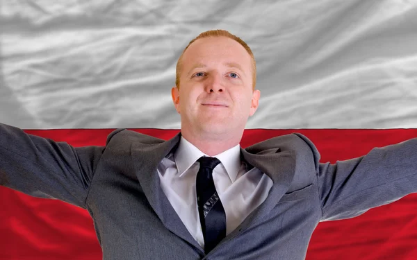 Biznesmen szczęśliwy z powodu zyskowną inwestycję w Polsce sta — Zdjęcie stockowe