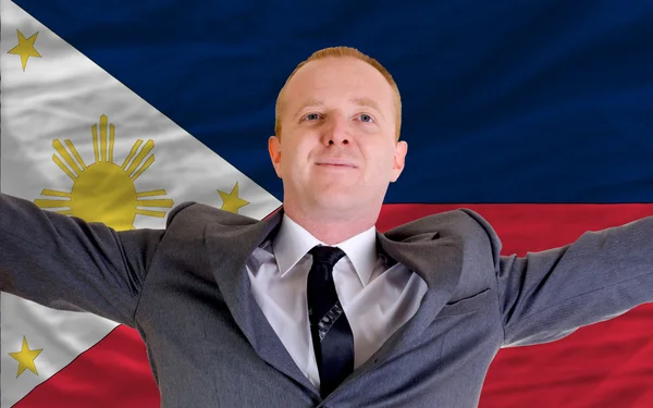 Feliz hombre de negocios debido a la inversión rentable en phillipine —  Fotos de Stock