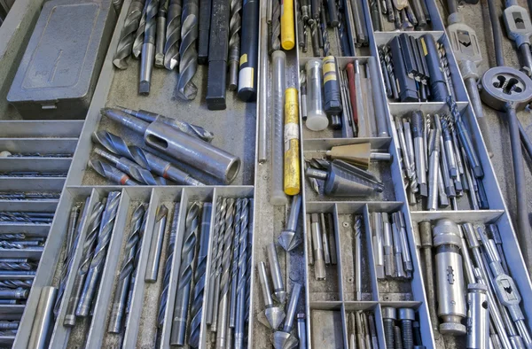 Boor, screwplate, threader, ruimer en andere hulpmiddelen — Stockfoto