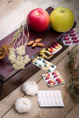 Natural antibiotic - medication clipart