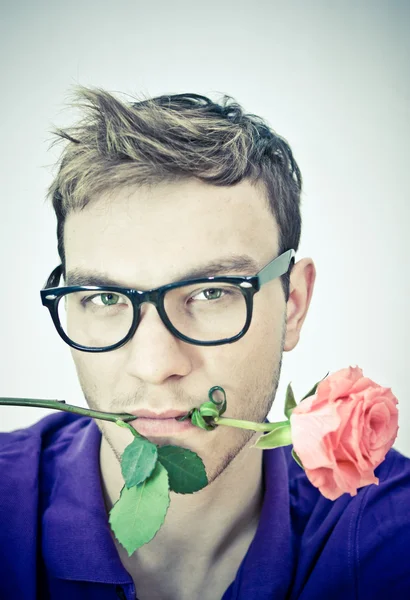 Rolig människa med blomma — Stockfoto