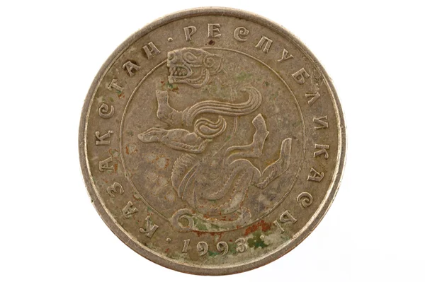 Kazakhstan tenge mynt 5, isolerad på en vit bakgrund — Stockfoto