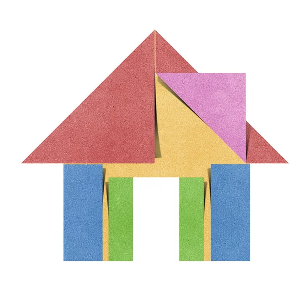 Casa origami reciclado papelaria no fundo branco — Fotografia de Stock