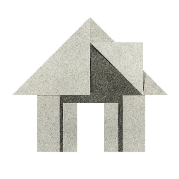 Будинок орігамі перероблений паперовий майстер на білому тлі — стокове фото