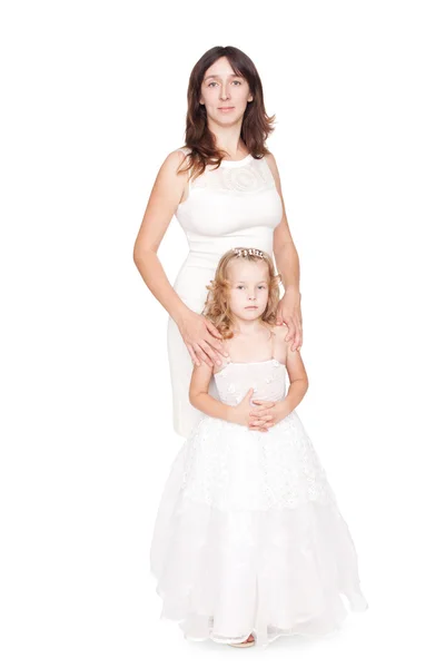 Mãe e filha isoladas em fundo branco — Fotografia de Stock