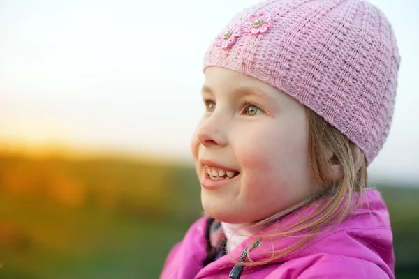 Malá holka v čepici — Stock fotografie