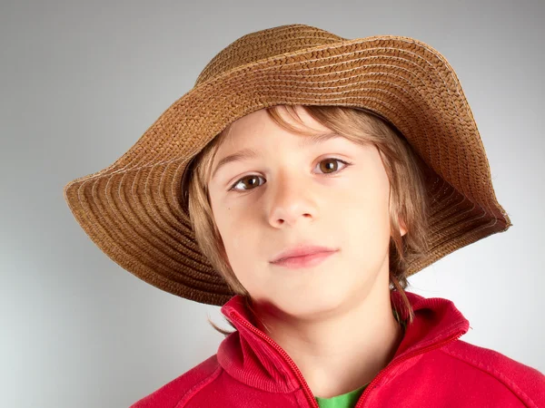 Niño con sombrero — Stok fotoğraf