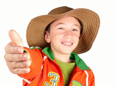 niño con sombrero