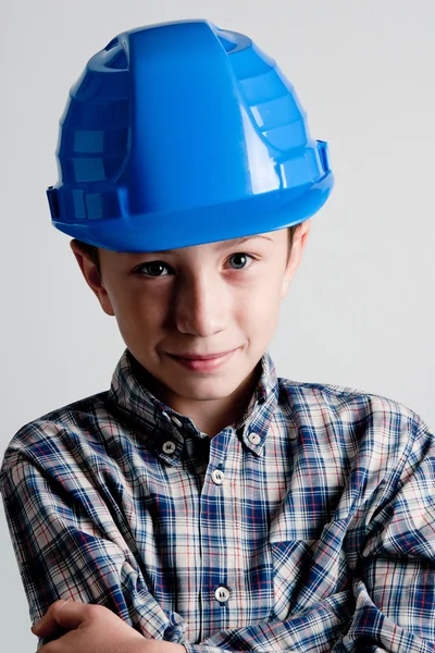 Kind mit blauem Helm — Stockfoto
