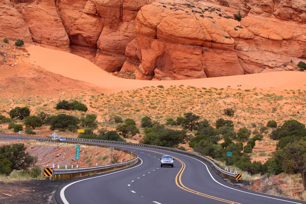 風光明媚な砂漠のドライブ — ストック写真