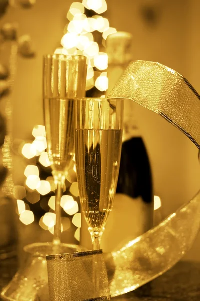 Två champagneglas — Stockfoto