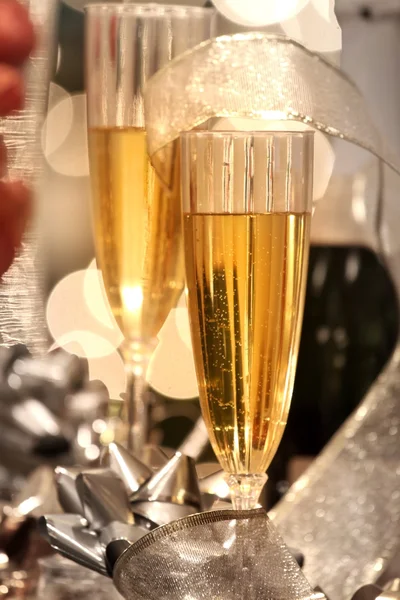 Twee champagneglazen — Stockfoto