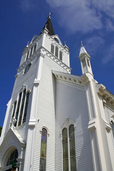 Vit historiska kyrka白の歴史的な教会 — ストック写真