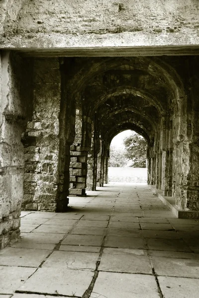 Дорога в могилы Кули Кутб Шахи — стоковое фото