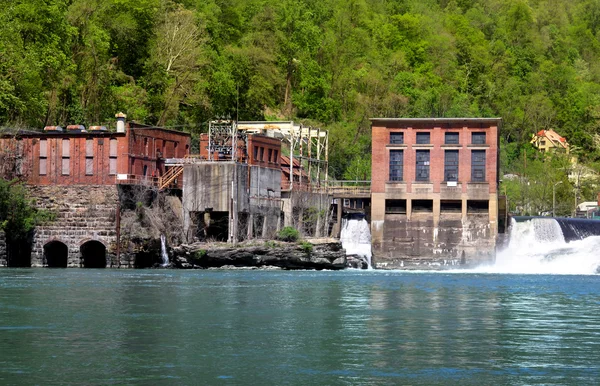 Historische dam — Stockfoto