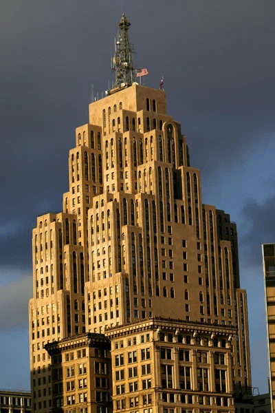 Historiska hög byggnad — Stockfoto