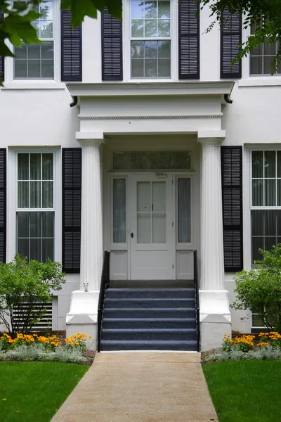 Beautiful home entrance — Stock Photo, Image