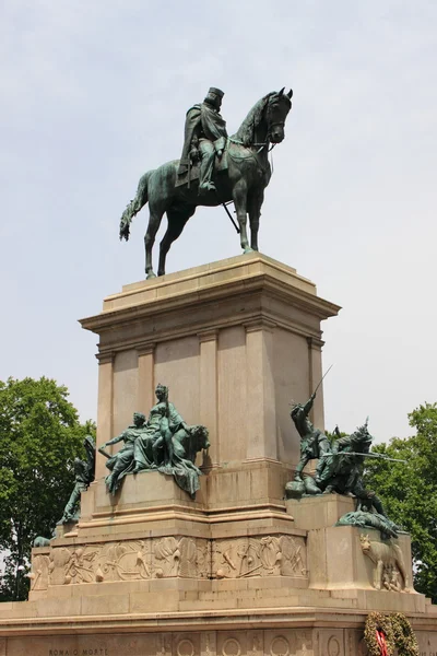Garibaldi memorial statue — Stock Photo, Image