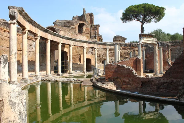 Villa adriana in de buurt van rome — Stockfoto