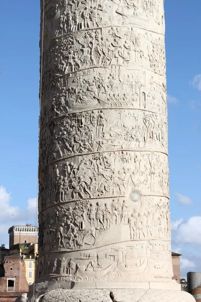 Trajanus kolumn i Rom — Stockfoto