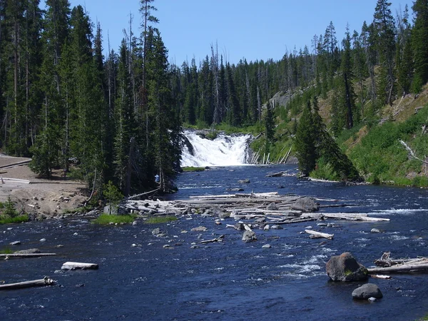 Lewis Falls em Yellowstone Park — Fotografia de Stock