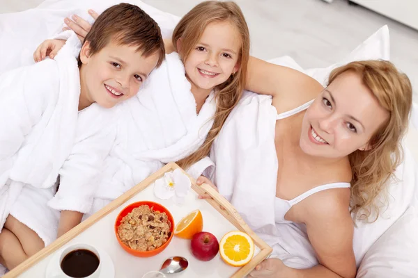 Breakfast in bed for mom — Stock Photo, Image