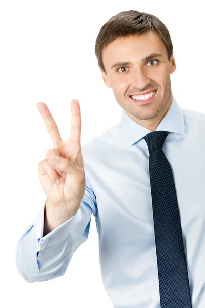Ευτυχής χαμογελαστοί ΝΕΩΝ ΕΠΙΧΕΙΡΗΜΑΤΙΩΝ άνθρωπος προβολή δύο δάχτυλα ή νίκη — Φωτογραφία Αρχείου