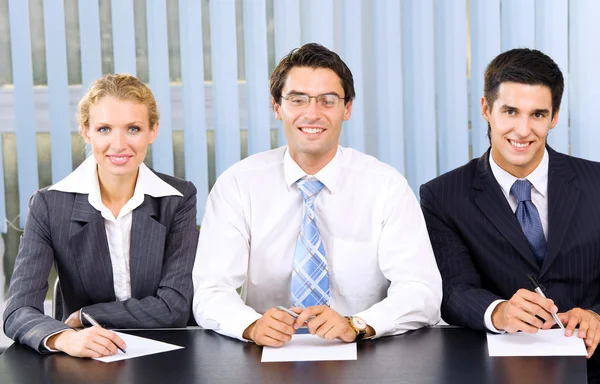 Geschäftsteam, Vorstandssitzung oder Auswahlausschuss im Büro — Stockfoto