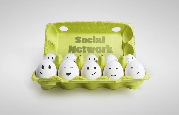 Groep van gelukkig eieren met lachende gezichten vertegenwoordigt een sociaal netwerk — Stockfoto