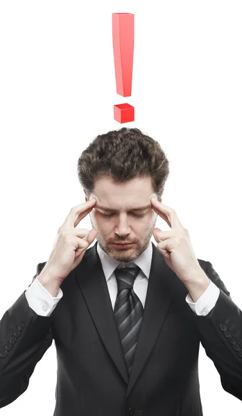 Portret van een jonge man met rood uitroepteken boven zijn hoofd. — Stockfoto