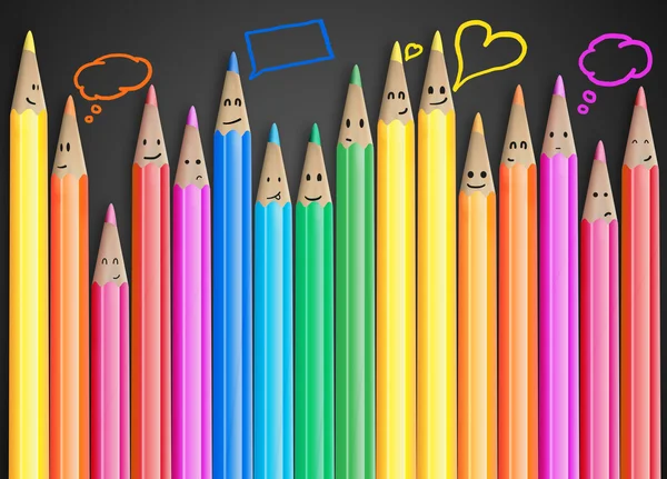 Grupo de lápices sonrientes de colores con signos de chat social y burbujas de habla . — Foto de Stock