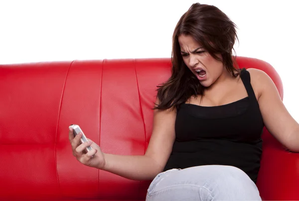 Θυμωμένη γυναίκα με κινητό. — Φωτογραφία Αρχείου