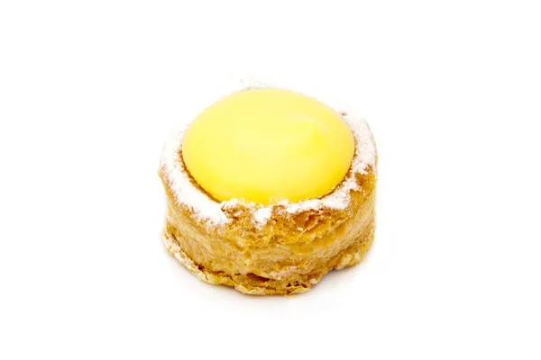 Pasta beyaz bir arka plan üzerinde izole — Stok fotoğraf