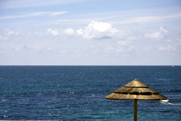 Umbrella on the beach of the Caribbean — Stock Photo, Image