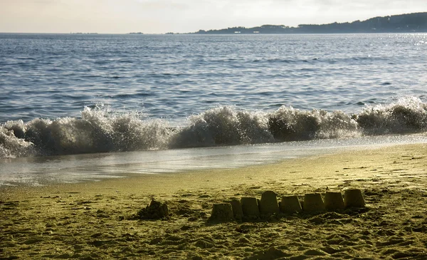 Castelli di sabbia sulla spiaggia — Foto Stock