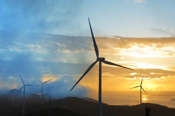 신 재생 에너지, 풍력 터빈 — 스톡 사진