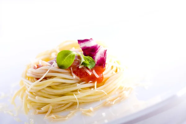 Espaguete com tomate — Fotografia de Stock