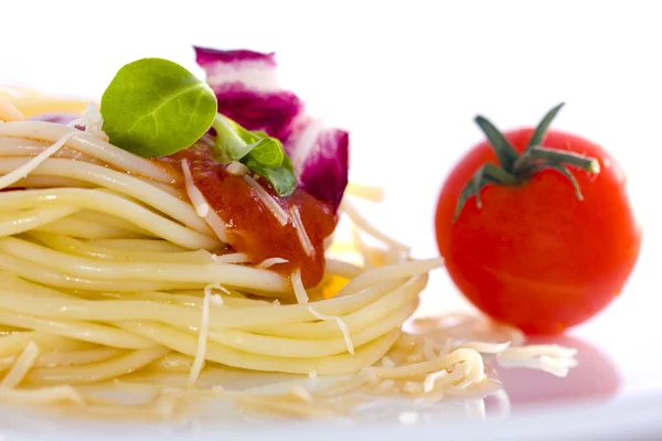 Espaguete com tomate — Fotografia de Stock