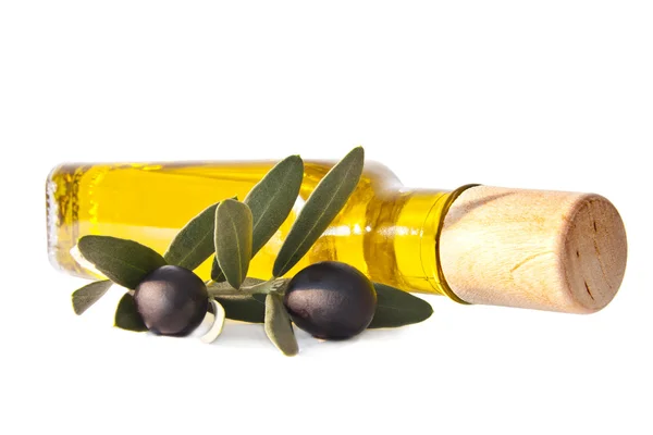 Verse olijfolie fles geïsoleerd — Stockfoto