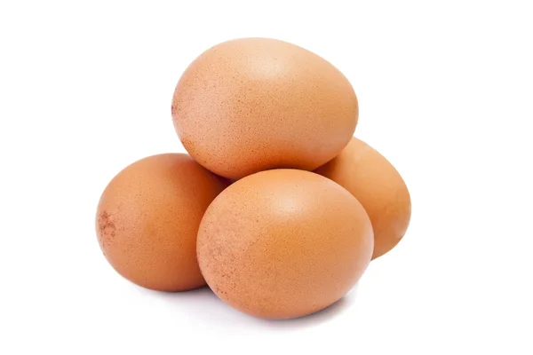 Huevos frescos de la gallina aislados — Foto de Stock