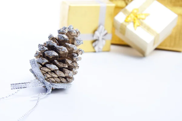 Zapfen für Weihnachtsgrußkarte — Stockfoto