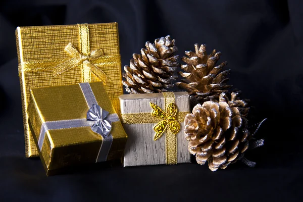 Δώρα και διακόσμηση για τα Χριστούγεννα — Φωτογραφία Αρχείου