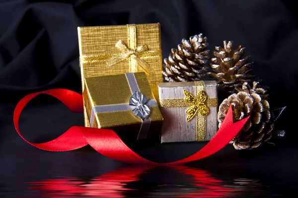 Giften en decoraties voor Kerstmis — Stockfoto