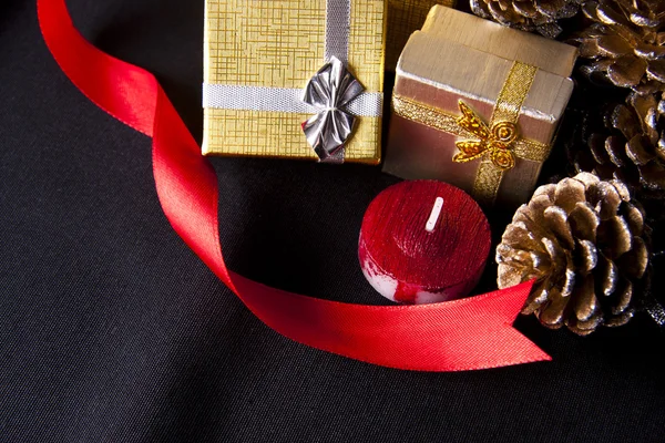 Подарки и украшения на Рождество — стоковое фото