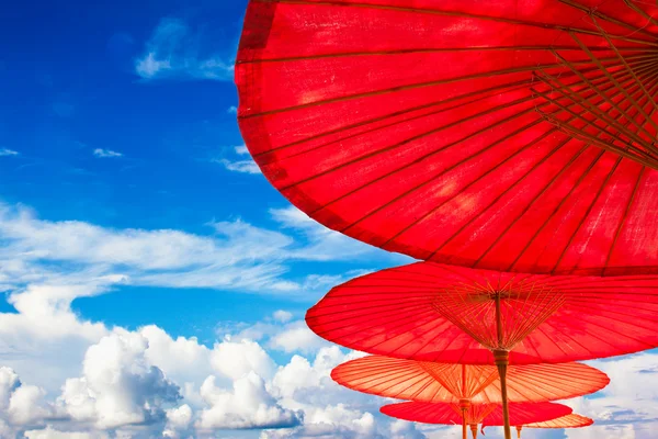 Kırmızı şemsiye — Stok fotoğraf