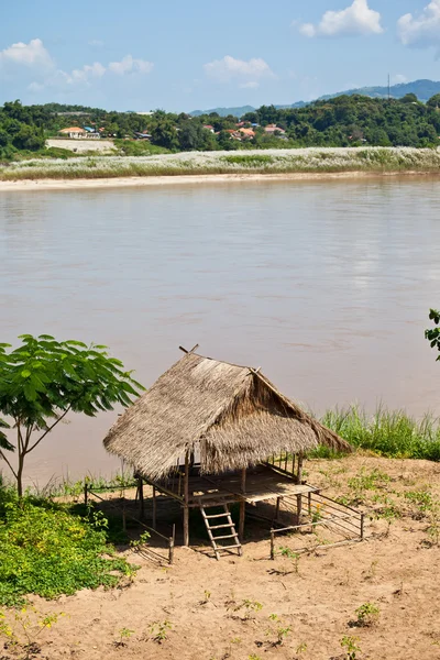 Domki wzdłuż rzeki mekong — Zdjęcie stockowe